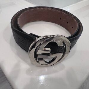 Women’s Authentic Gucci Black Leather Belt with Silver Buckle